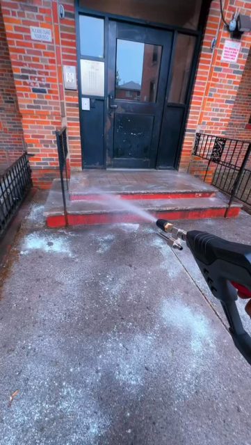 “Pressure washing therapy hits different in NYC 🔥”
 #latinosinnyc #reelsinstagram #viralreels #newyorkcity #buildingcleaning