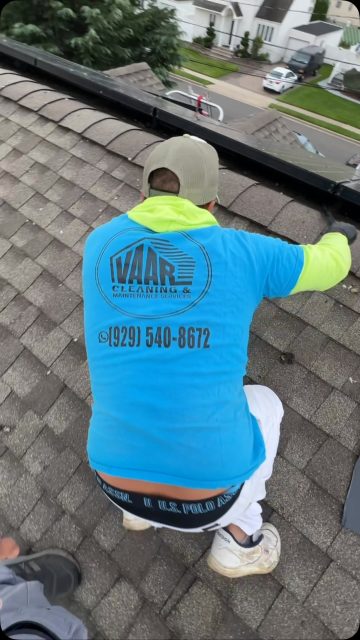 ☀️ ¡Paneles limpios, inversión protegida! 🐦🚫

Limpieza profesional de paneles solares e instalación de malla protectora contra aves. ¡Mantén tus paneles limpios y evita que las palomas aniden debajo! 🏡✨

📍 Servicio en Levittown, Nassau County y Long Island, NY.

📲 929-540-8672
💬 ¡Envíanos un mensaje para tu presupuesto GRATIS!

#LevittownNY #NassauCounty #LongIslandNY #SolarPanelCleaning #SolarBirdProofing PigeonProofing SolarPanelProtection LongIslandHomeowners VAARCleaning